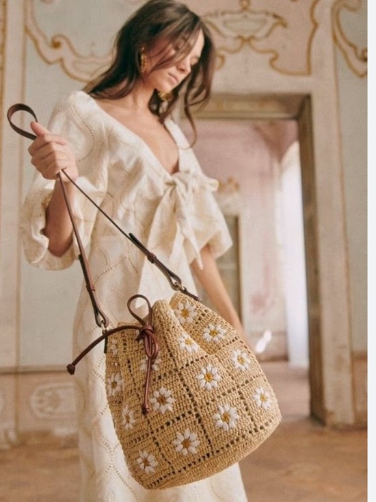 Sezane Handbags - SEZANE Daisy Embroidered Raffia Farrow Bag. ⚜️